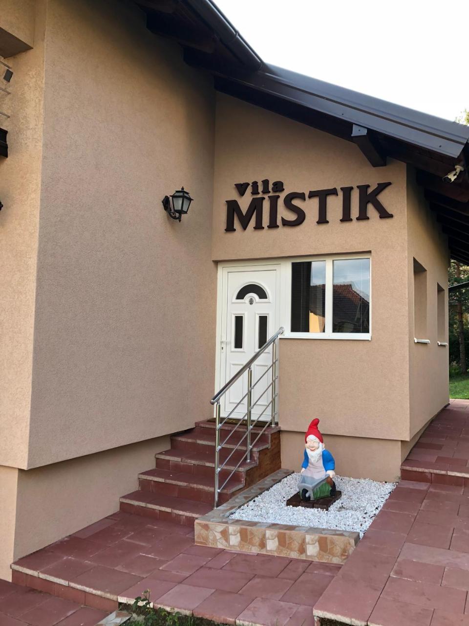 Aparthotel Mistik 2*